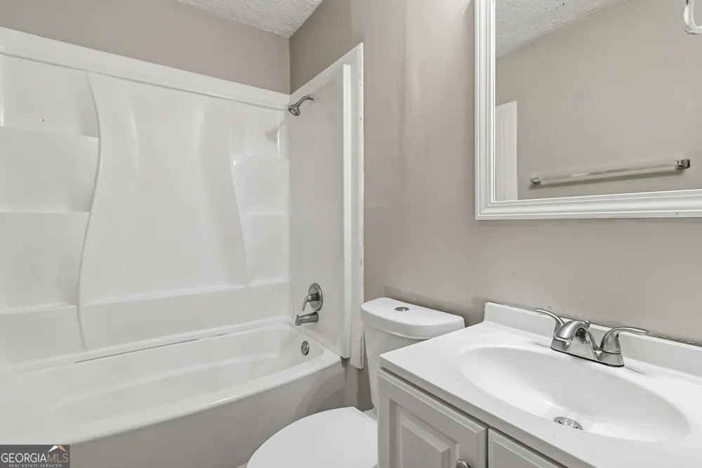 8227 Englewood TRL Riverdale, GA 30274