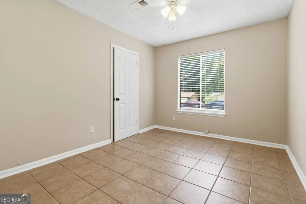 8227 Englewood TRL Riverdale, GA 30274