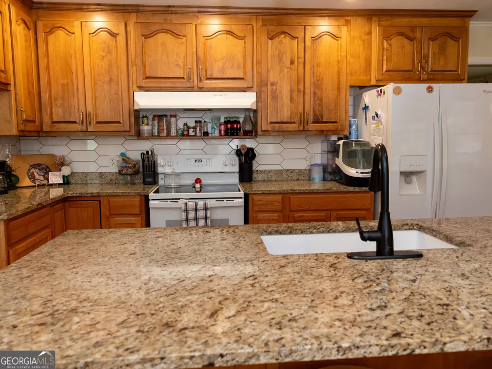 403 Ridgecrest DR Elberton, GA 30635
