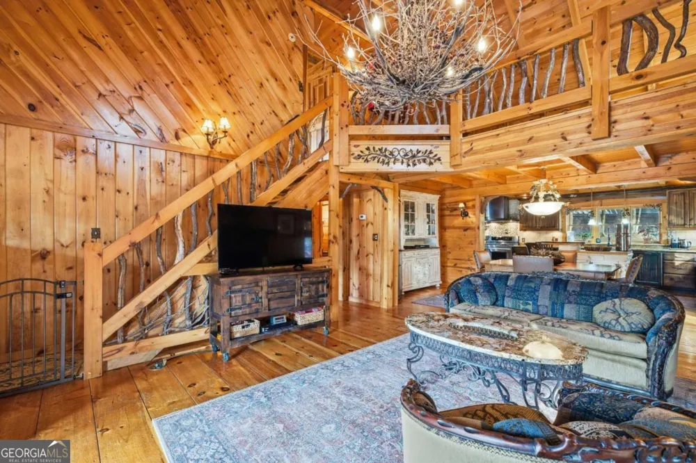246 Adams CIR Mineral Bluff, GA 30559