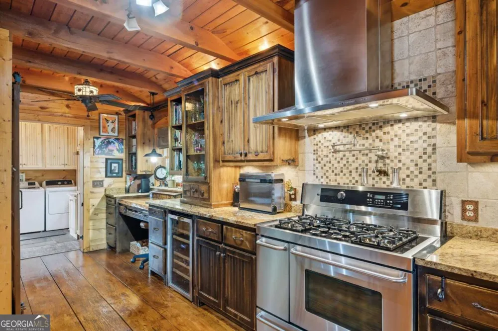 246 Adams CIR Mineral Bluff, GA 30559