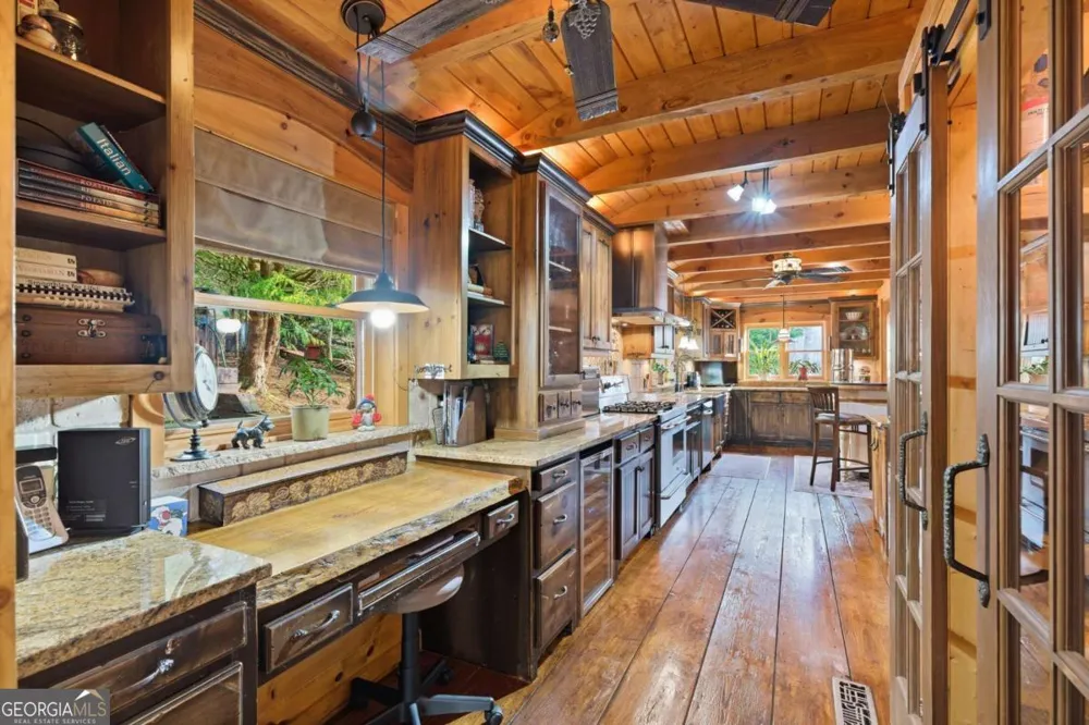 246 Adams CIR Mineral Bluff, GA 30559