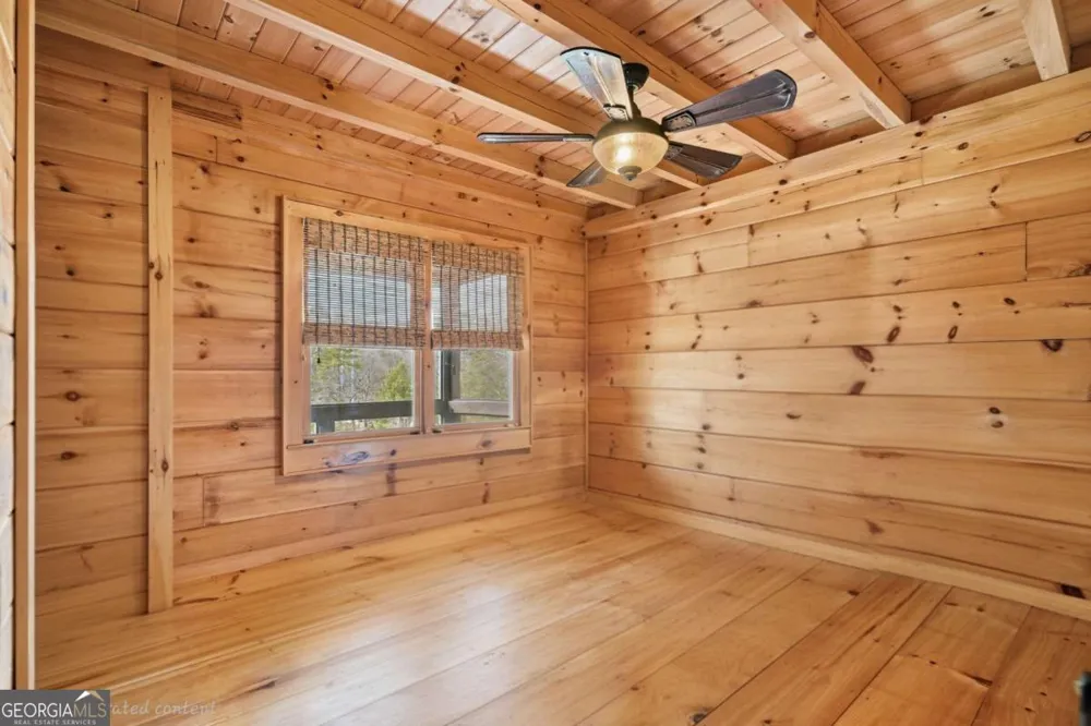 246 Adams CIR Mineral Bluff, GA 30559