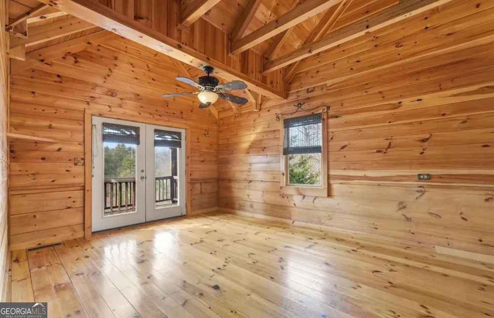 246 Adams CIR Mineral Bluff, GA 30559