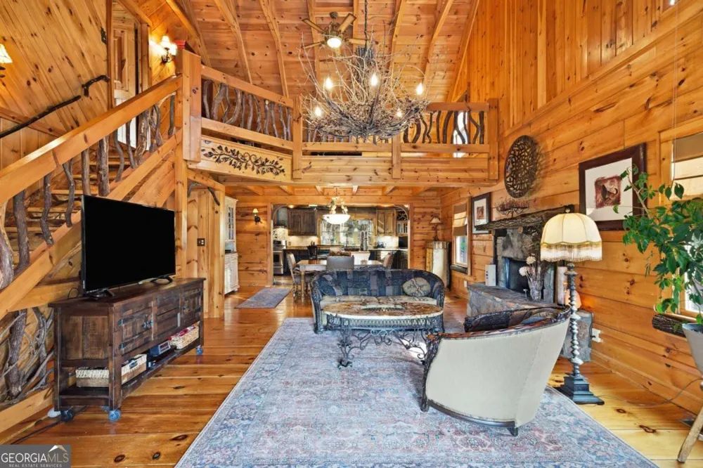 246 Adams CIR Mineral Bluff, GA 30559