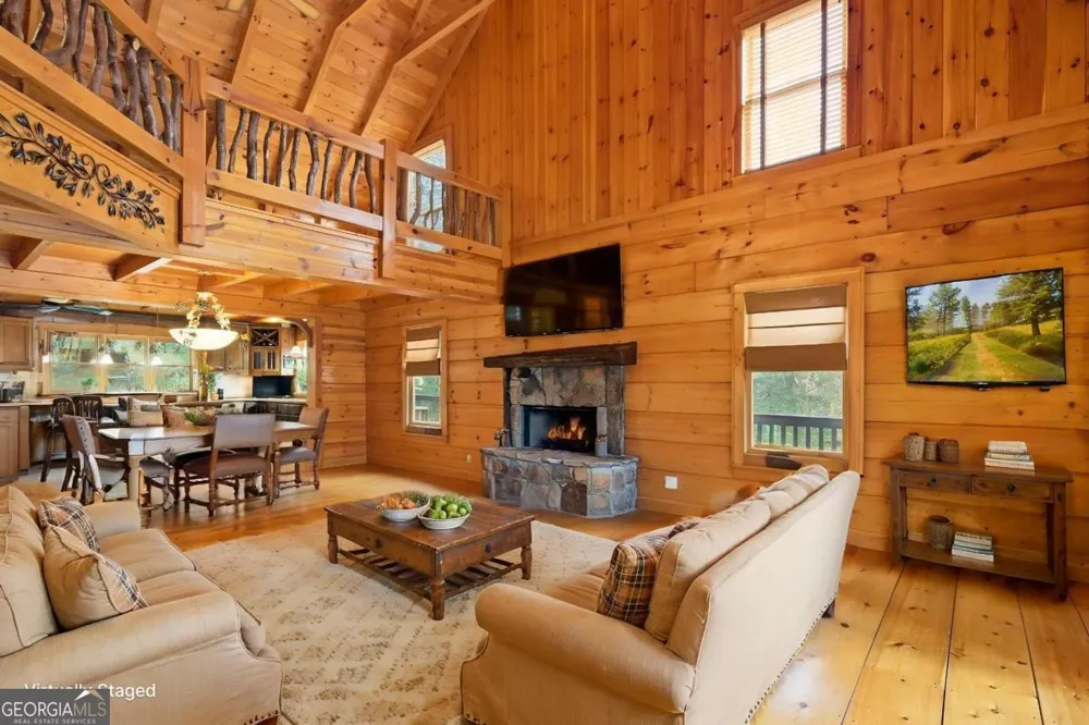 246 Adams CIR Mineral Bluff, GA 30559