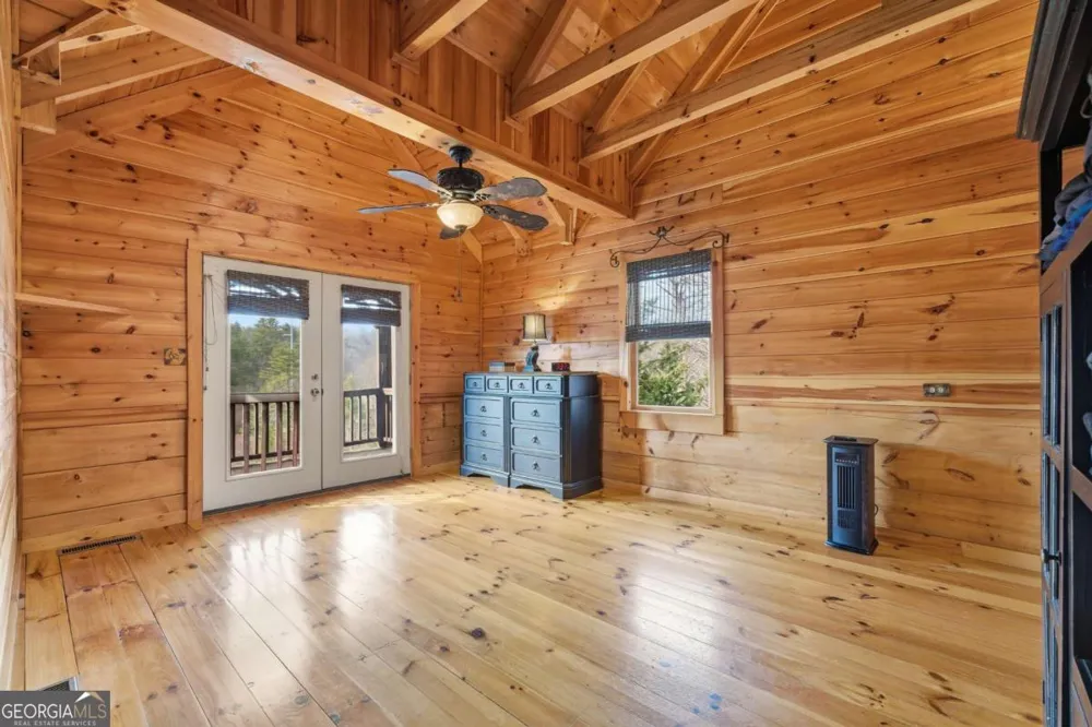 246 Adams CIR Mineral Bluff, GA 30559