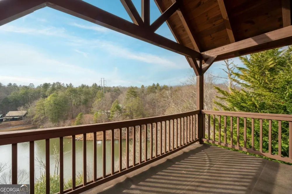 246 Adams CIR Mineral Bluff, GA 30559