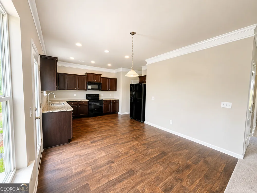 987 Soapstone DR Cornelia, GA 30531