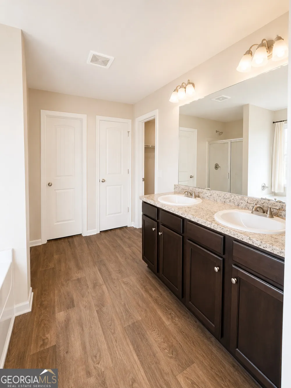 987 Soapstone DR Cornelia, GA 30531