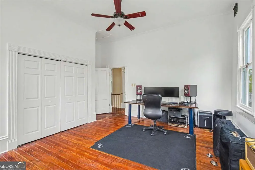 1007 Lincoln ST Savannah, GA 31401