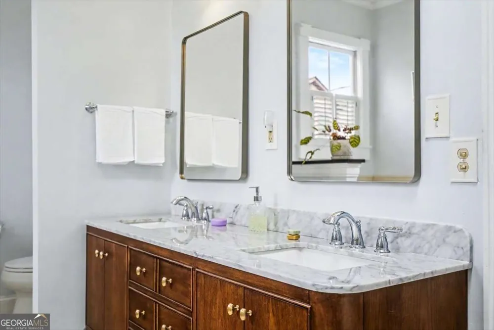 1007 Lincoln ST Savannah, GA 31401