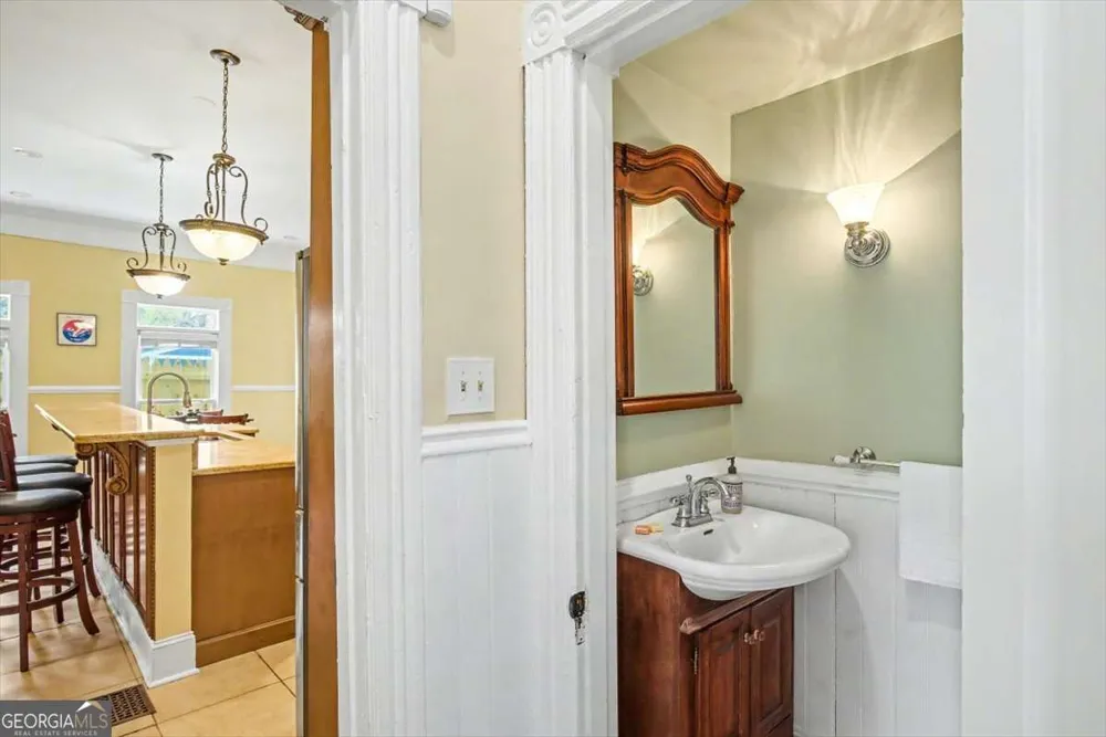 1007 Lincoln ST Savannah, GA 31401