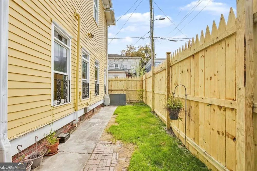 1007 Lincoln ST Savannah, GA 31401