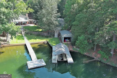 233 Pinetree RD