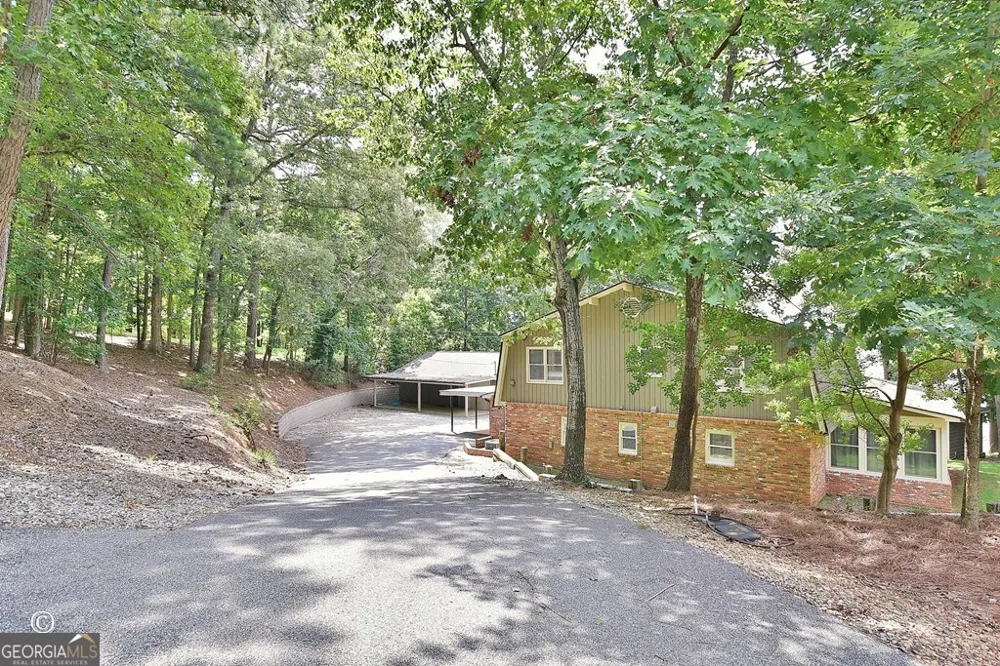 233 Pinetree RD Hamilton, GA 31811