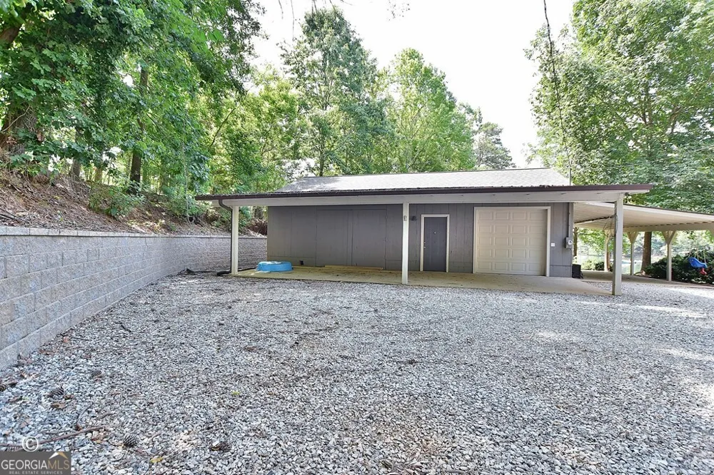 233 Pinetree RD Hamilton, GA 31811