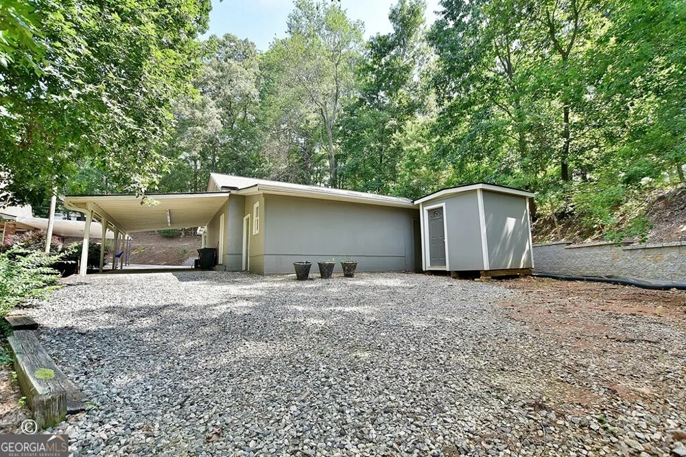233 Pinetree RD Hamilton, GA 31811
