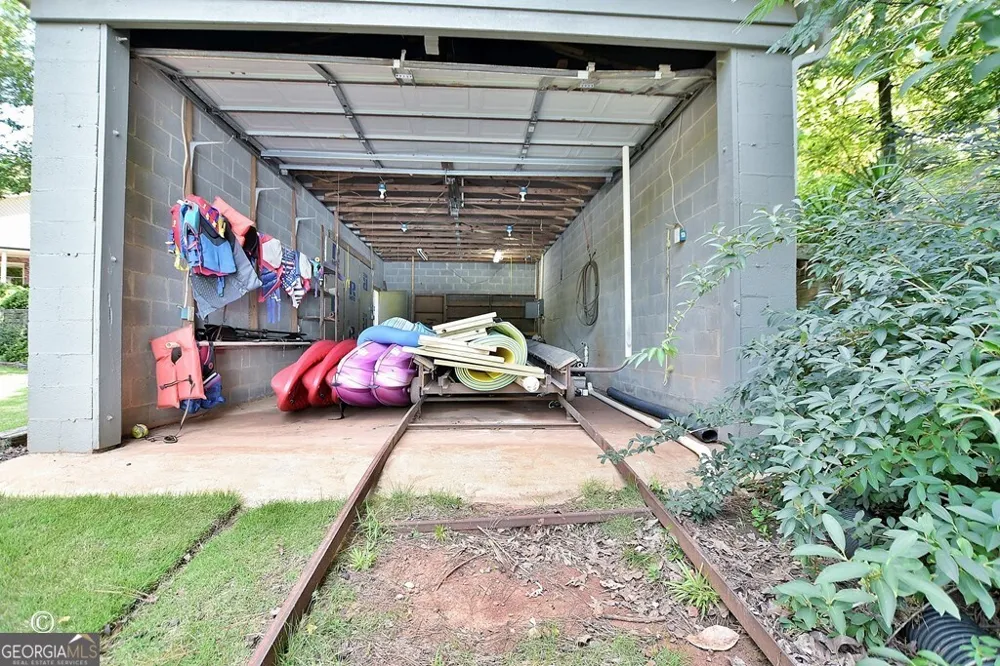 233 Pinetree RD Hamilton, GA 31811