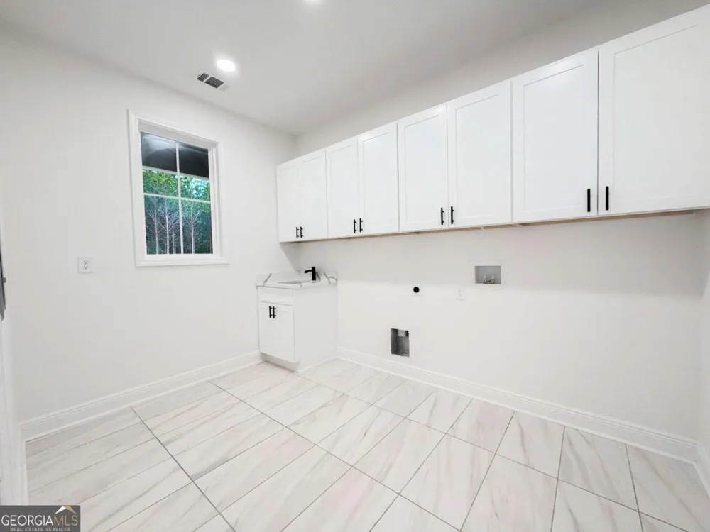357 Bagley RD Forsyth, GA 31029