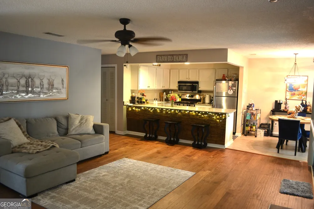 404 Ridgefield DR Peachtree City, GA 30269