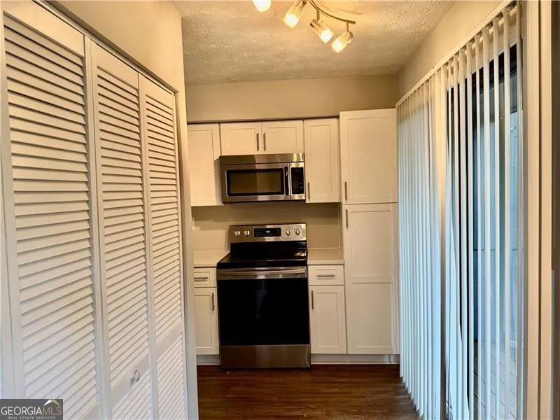 1059 Mariners DR Stone Mountain, GA 30083