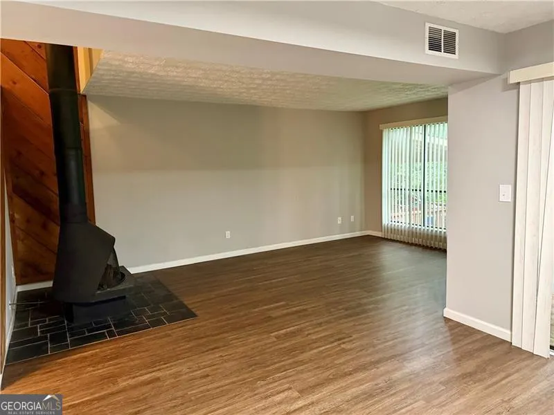 1059 Mariners DR Stone Mountain, GA 30083