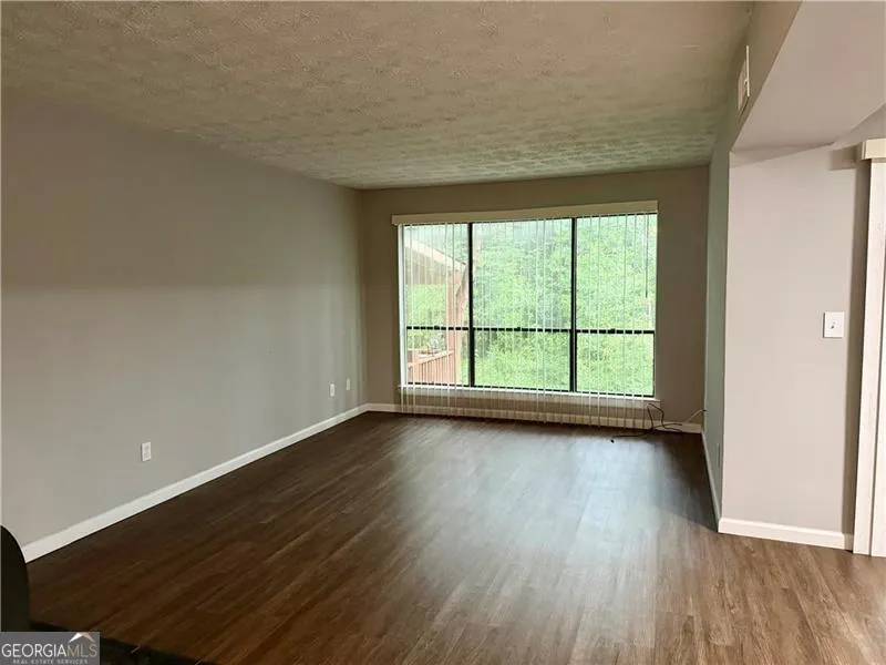 1059 Mariners DR Stone Mountain, GA 30083
