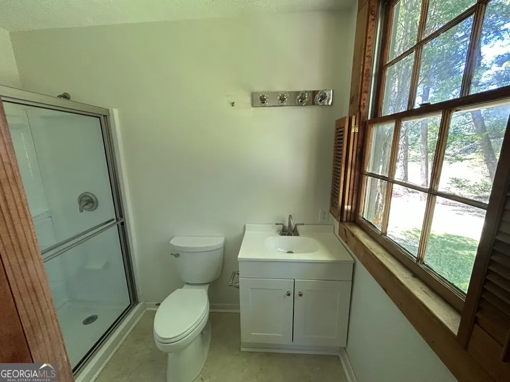 1024 Stonepile RD Clarkesville, GA 30523