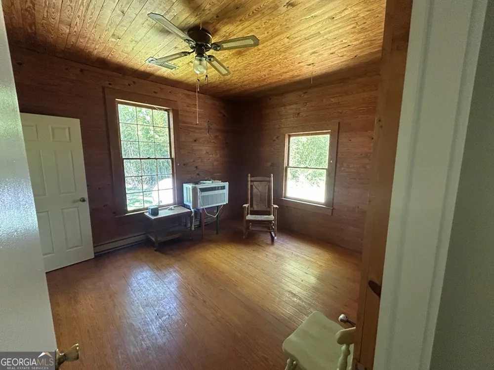 1024 Stonepile RD Clarkesville, GA 30523