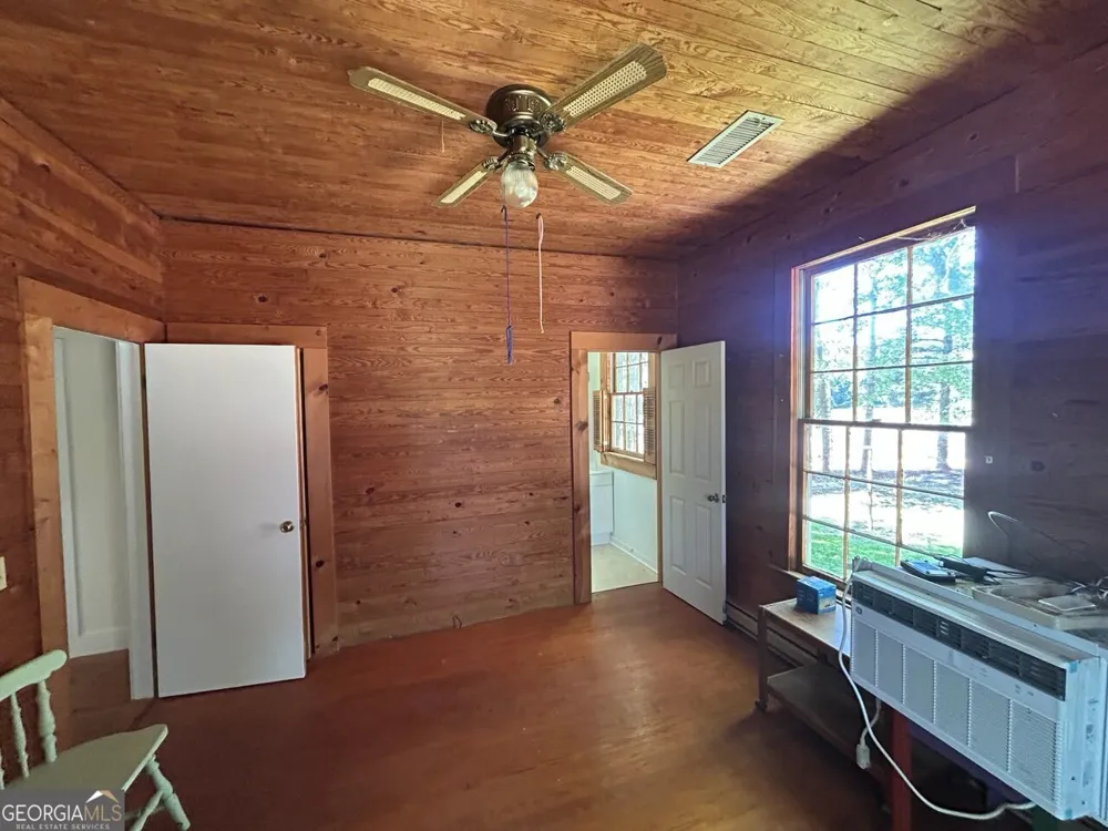 1024 Stonepile RD Clarkesville, GA 30523