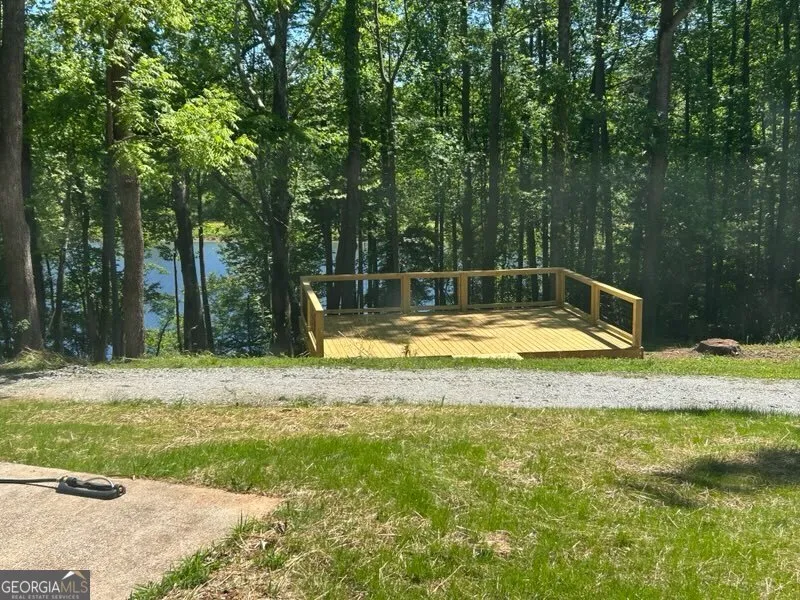 1024 Stonepile RD Clarkesville, GA 30523