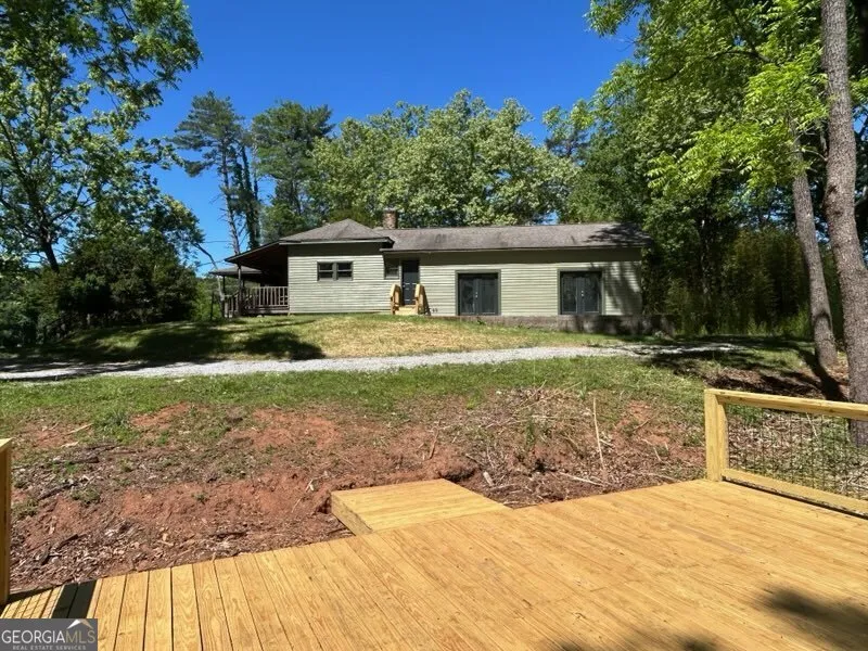 1024 Stonepile RD Clarkesville, GA 30523