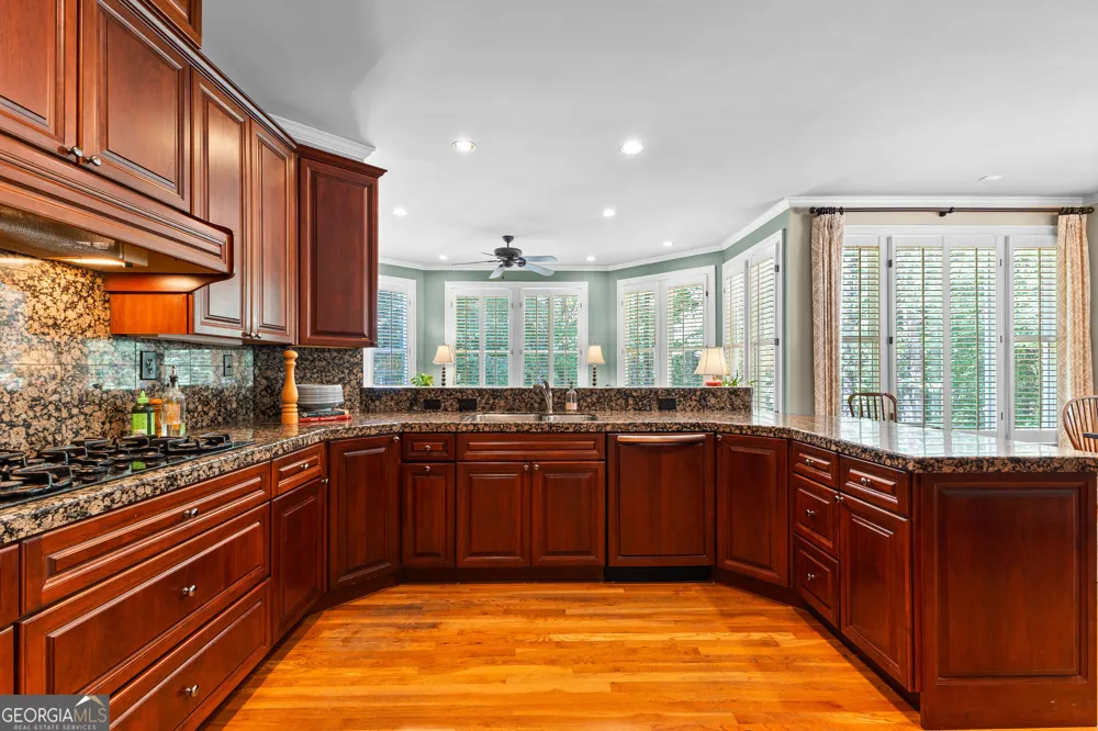 209 River Oaks DR LaGrange, GA 30240