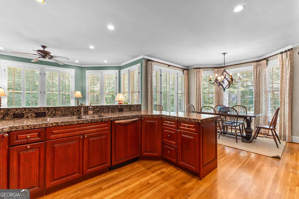 209 River Oaks DR LaGrange, GA 30240