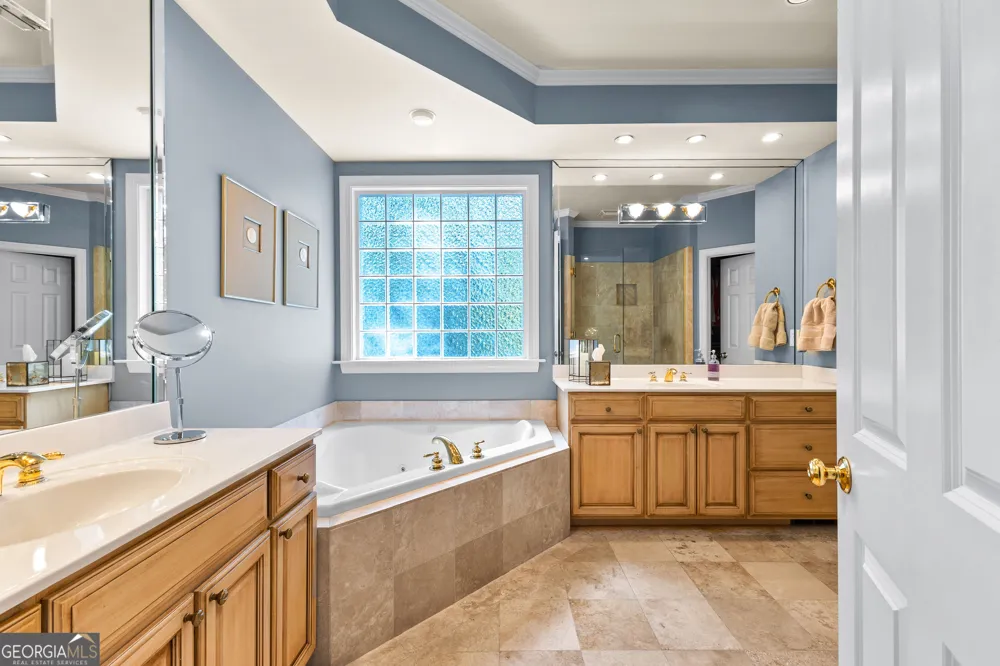 209 River Oaks DR LaGrange, GA 30240