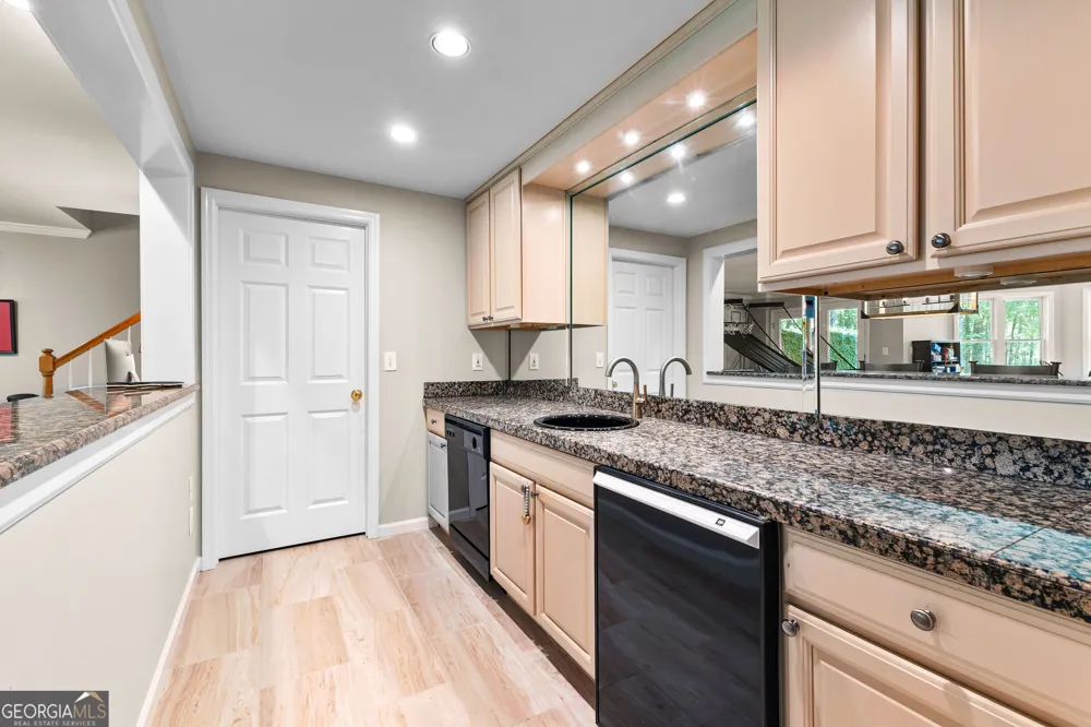 209 River Oaks DR LaGrange, GA 30240