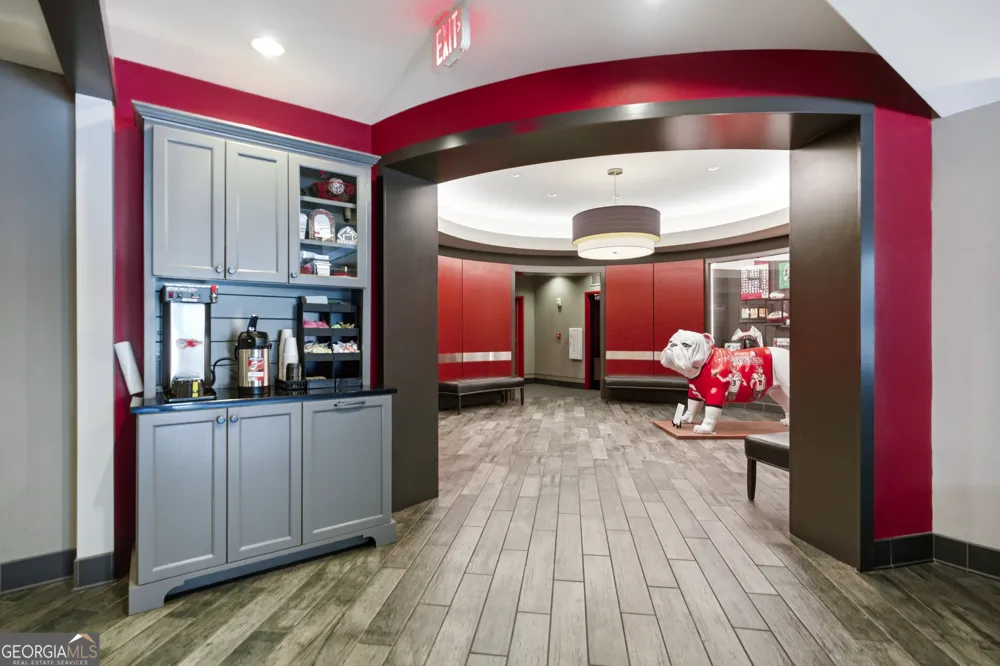 250 W Broad ST Athens, GA 30601