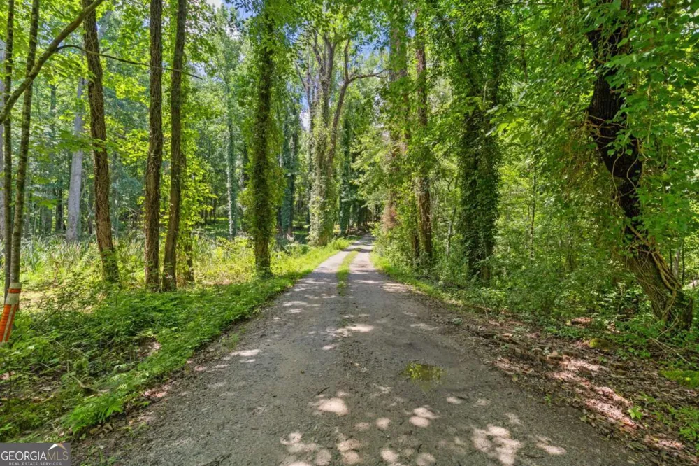 10861 Hutcheson Ferry RD Chattahoochee Hills, GA 30268