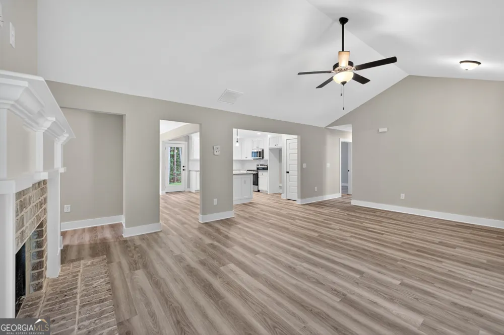 468 Roper RD Canon, GA 30520