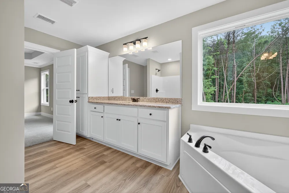 468 Roper RD Canon, GA 30520