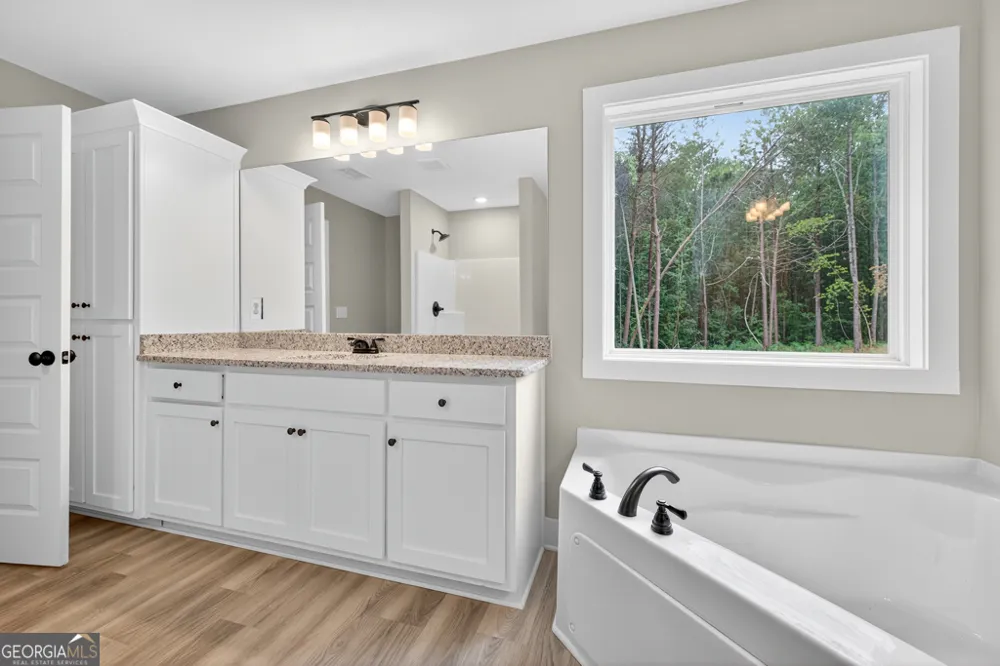 468 Roper RD Canon, GA 30520