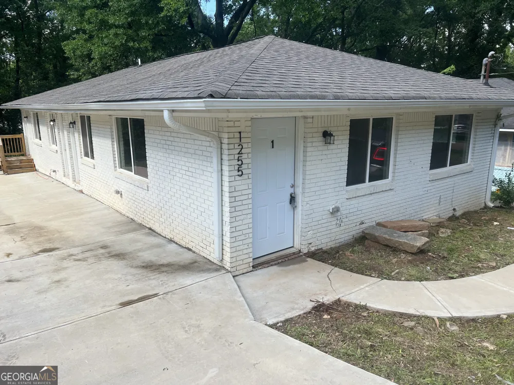 1255 Pine AVE East Point, GA 30344