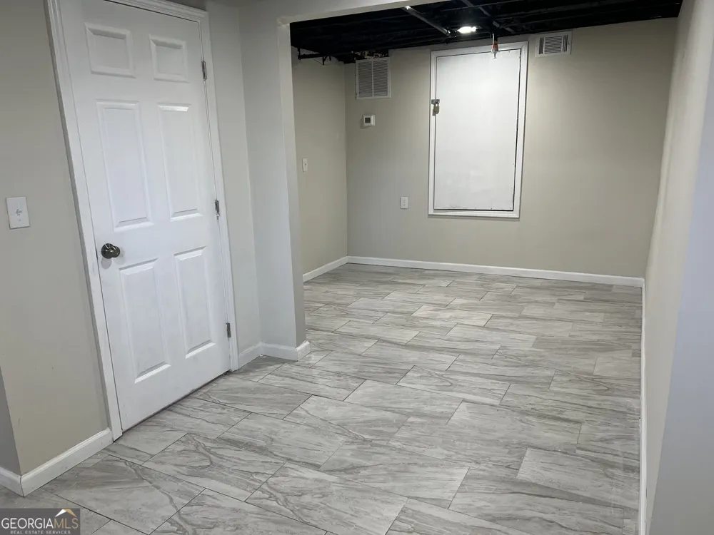 1255 Pine AVE East Point, GA 30344