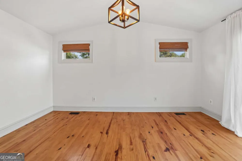 200 S Jackson ST Hartwell, GA 30643