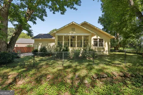200 S Jackson ST