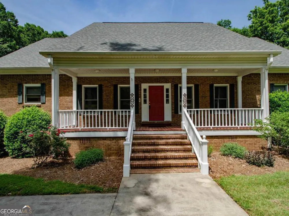 110 Holly DR Warner Robins, GA 31088