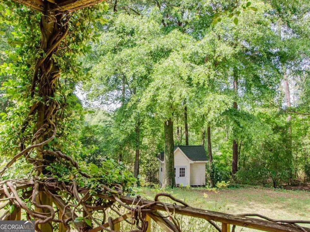110 Holly DR Warner Robins, GA 31088