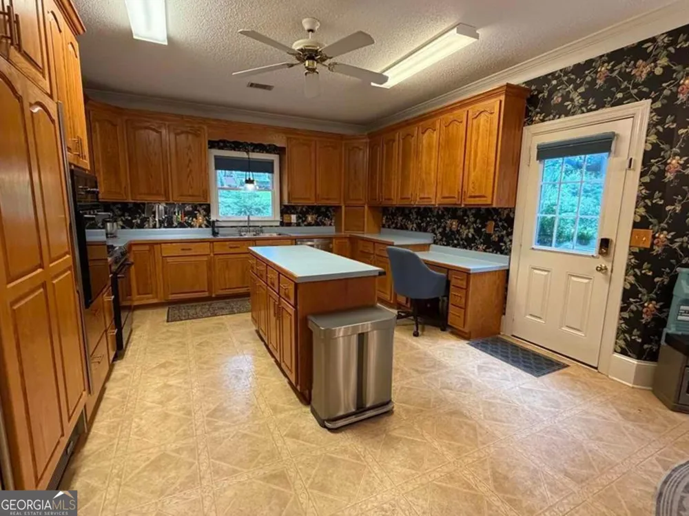 110 Holly DR Warner Robins, GA 31088