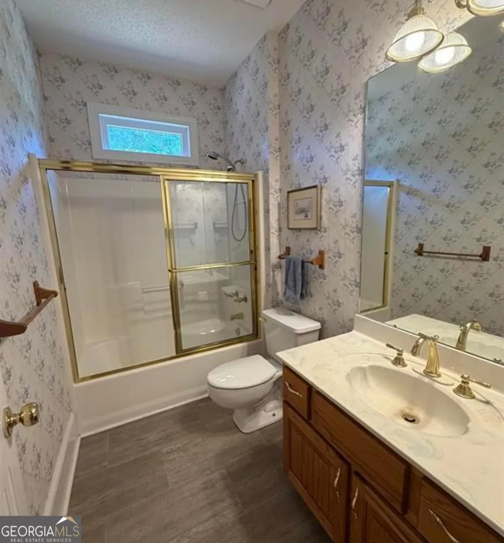 110 Holly DR Warner Robins, GA 31088